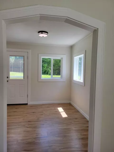 84 Barton Rd, Glendale, OR 97442 photo 5