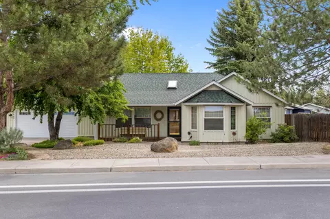 3048 NE Purcell Blvd, Bend, OR 97701