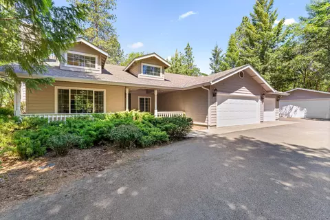 452 Wildflower Dr, Merlin, OR 97532