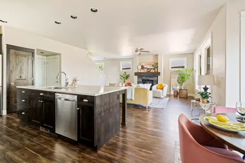 Kitchen - 60362 Hedgewood Ln, Bend, OR 97702 photo 8 of 8