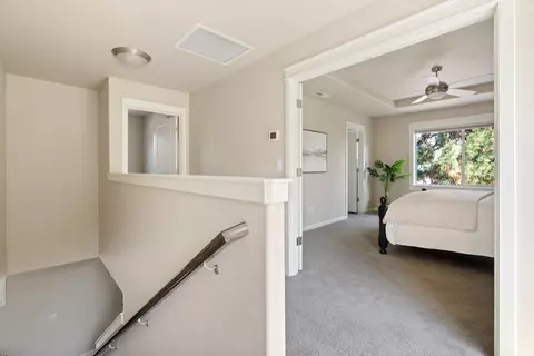 Entry Way - 60362 Hedgewood Ln, Bend, OR 97702 photo 6 of 9
