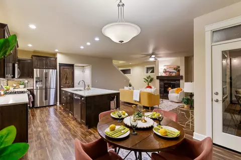 Dining - 60362 Hedgewood Ln, Bend, OR 97702 photo 4 of 4
