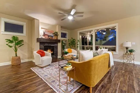 Living - 60362 Hedgewood Ln, Bend, OR 97702 photo 6 of 7