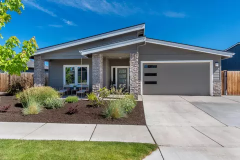 4787 SW Zenith Ave, Redmond, OR 97756