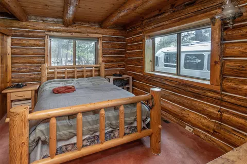 Bedroom - 52462 Ammon Rd, La Pine, OR 97739 photo 3 of 3