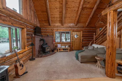Living - 52462 Ammon Rd, La Pine, OR 97739 photo 2 of 2