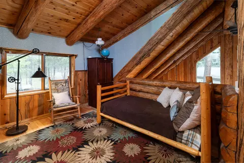 Bedroom - 52462 Ammon Rd, La Pine, OR 97739 photo 2 of 3