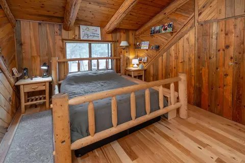 Bedroom - 52462 Ammon Rd, La Pine, OR 97739 photo 1 of 3