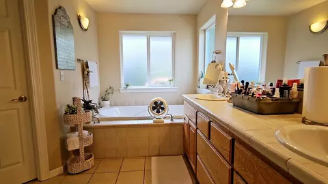 715 Divot Loop, Sutherlin, OR 97479 photo 41