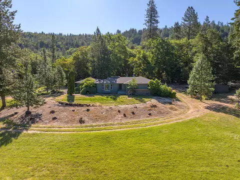 303 Rail Ln, Cave Junction, OR 97523