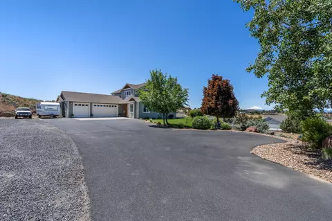 621 SE Nugget Ln, Madras, OR 97741