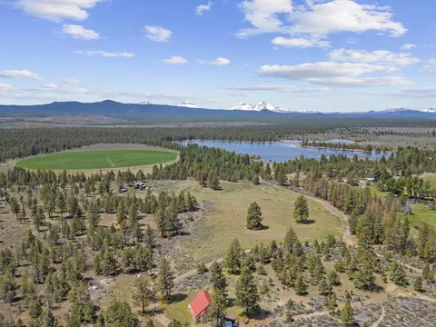 64350 Sisemore Rd, Bend, OR 97703