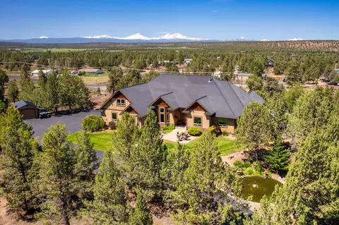 6688 NW 66th St, Redmond, OR 97756