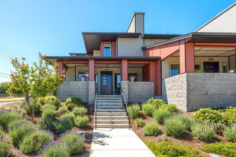 1086 E Main St, Ashland, OR 97520
