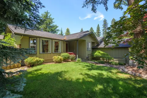 2510 NW Lassen Way, Grants Pass, OR 97526