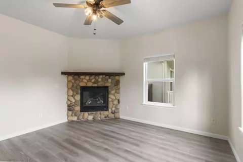 357 Brookhaven Dr, Central Point, OR 97502 photo 3