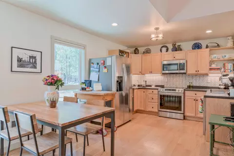 51937 Pacific Willow, La Pine, OR 97739 photo 3