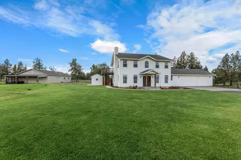 6230 SW Zenith Ave, Redmond, OR 97756