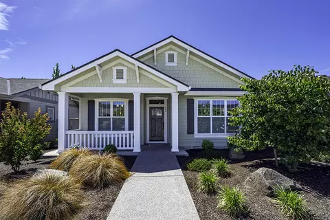 584 Canterwood Dr, Medford, OR 97504
