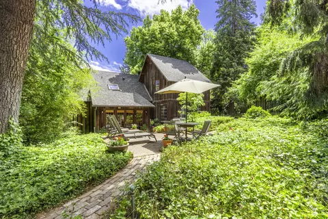 423 Girard Cir, Medford, OR 97504