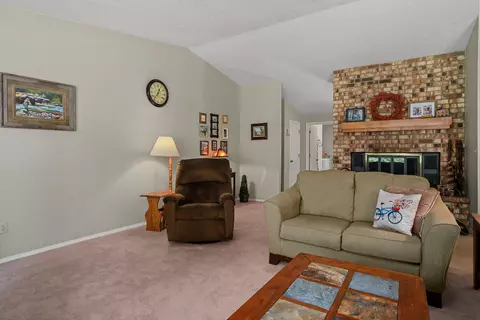 20434 Mainline Rd, Bend, OR 97702 photo 9