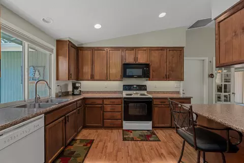 20434 Mainline Rd, Bend, OR 97702 photo 15