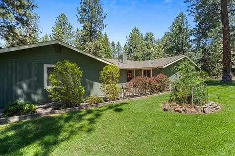 20434 Mainline Rd, Bend, OR 97702
