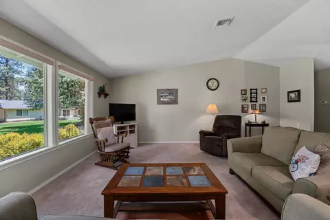 20434 Mainline Rd, Bend, OR 97702 photo 4