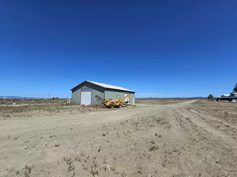 57741 Bark Loop, Christmas Valley, OR 97641 photo 4