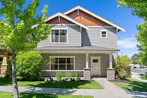 62777 Hawkview Rd, Bend, OR 97701