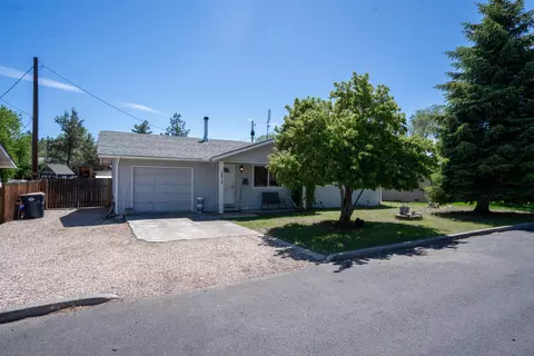2612 SW 24th St, Redmond, OR 97756