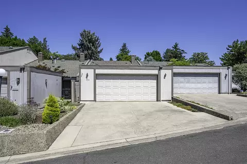 226 Mt Echo Dr, Medford, OR 97504