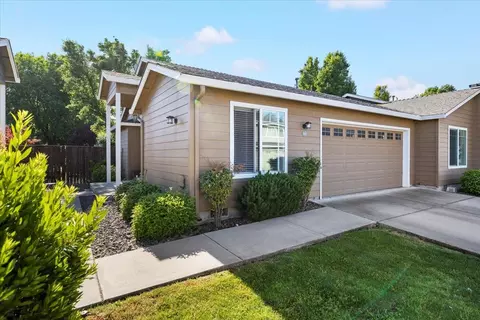 308 Live Oak Loop, Central Point, OR 97502 photo 3