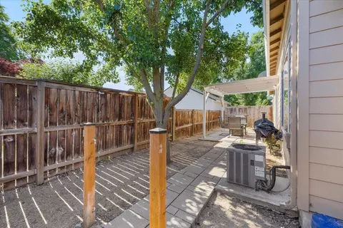 308 Live Oak Loop, Central Point, OR 97502 photo 28