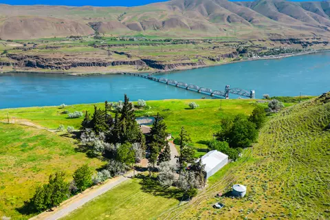 5800 Old Moody Rd, The Dalles, OR 97058