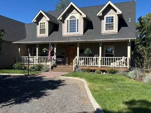 3030 NW Hemlock Ave, Redmond, OR 97756
