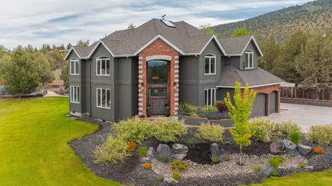 8956 Yahooskin Dr, Powell Butte, OR 97753