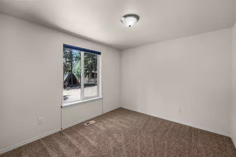 51885 Pine Loop Dr, La Pine, OR 97739 photo 23