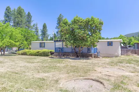 151 Pesterfield Pl, Grants Pass, OR 97526