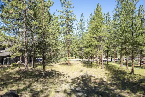 2544 NW Obrien Ct, Bend, OR 97703 photo 4