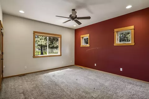 Bedroom - 62880 Dickey Rd, Bend, OR 97701 photo 2 of 7
