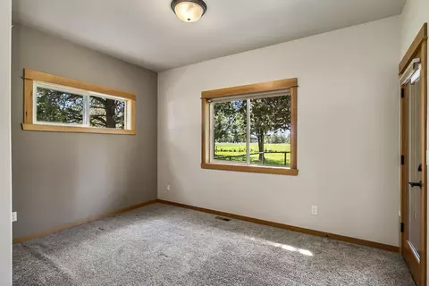 Bedroom - 62880 Dickey Rd, Bend, OR 97701 photo 5 of 7