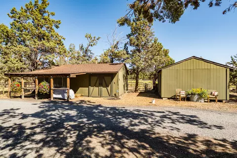 Exterior - 62880 Dickey Rd, Bend, OR 97701 photo 10 of 13