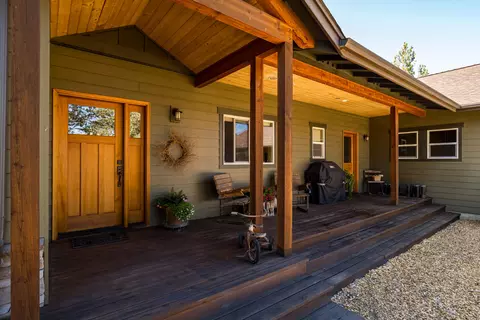 Exterior - 62880 Dickey Rd, Bend, OR 97701 photo 3 of 13
