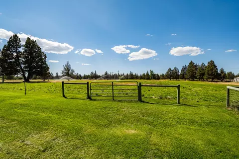 Exterior - 62880 Dickey Rd, Bend, OR 97701 photo 8 of 13