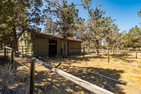 Exterior - 62880 Dickey Rd, Bend, OR 97701 photo 13 of 13