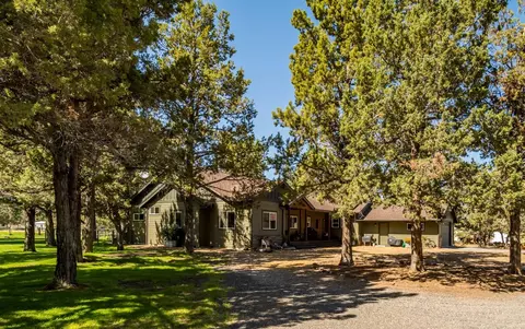 62880 Dickey Rd, Bend, OR 97701