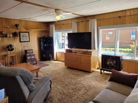 63930 N Hwy 97 #17, Bend, OR 97701