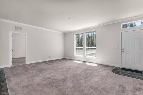 16480 Wayne Dr, La Pine, OR 97739 photo 5