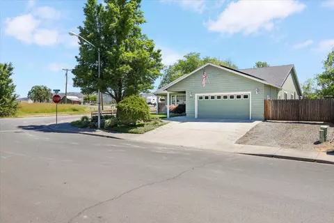 1070 Havenwood Dr, Eagle Point, OR 97524 photo 5